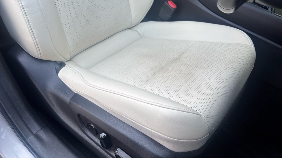 Lexus UX 2.0 E-cvt Euro 6 Ss White #18