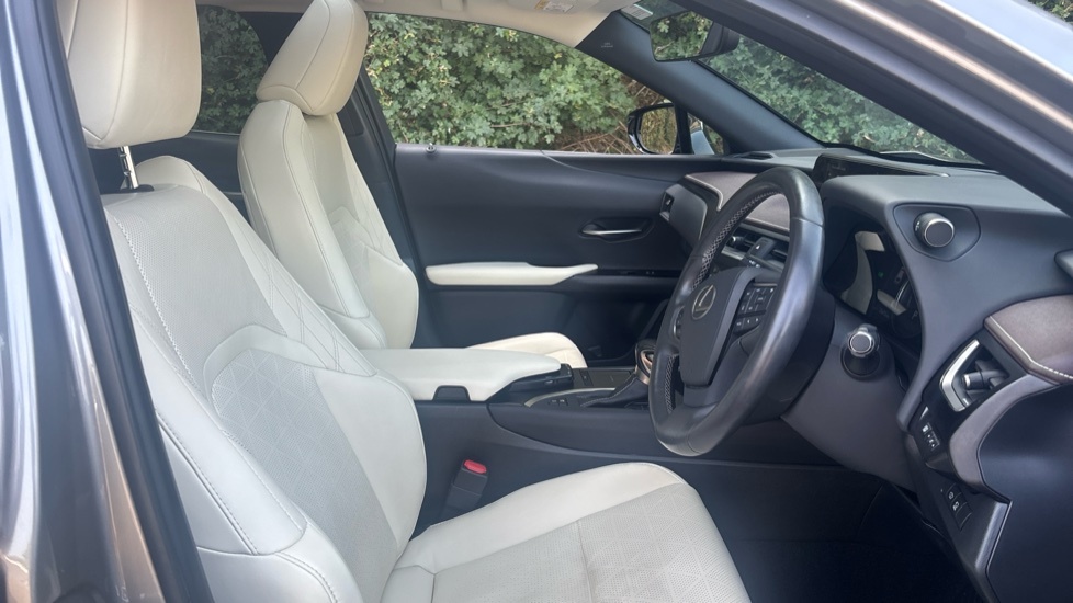 Lexus UX 2.0 E-cvt Euro 6 Ss White #13