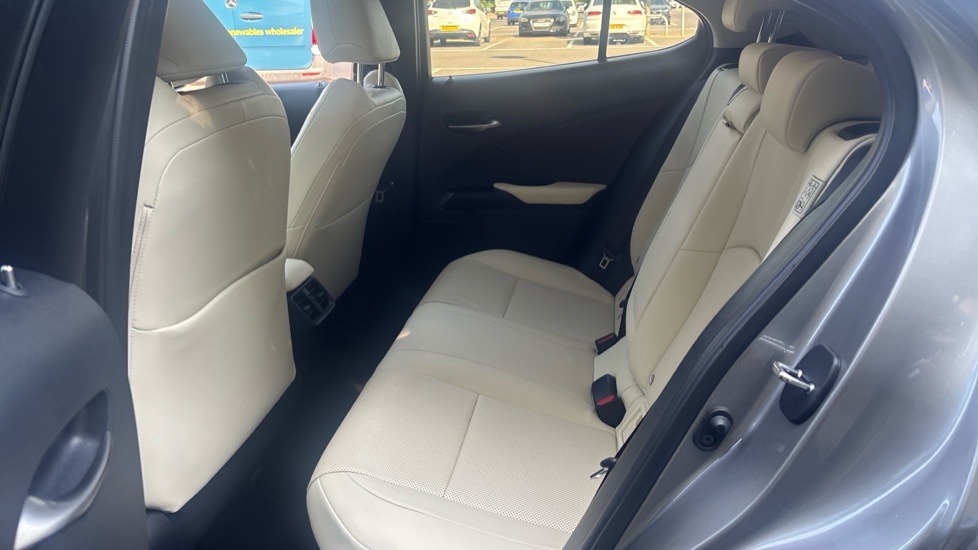 Lexus UX 2.0 E-cvt Euro 6 Ss White #16