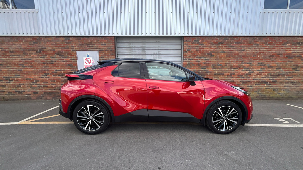 Toyota C-Hr Icon White #23