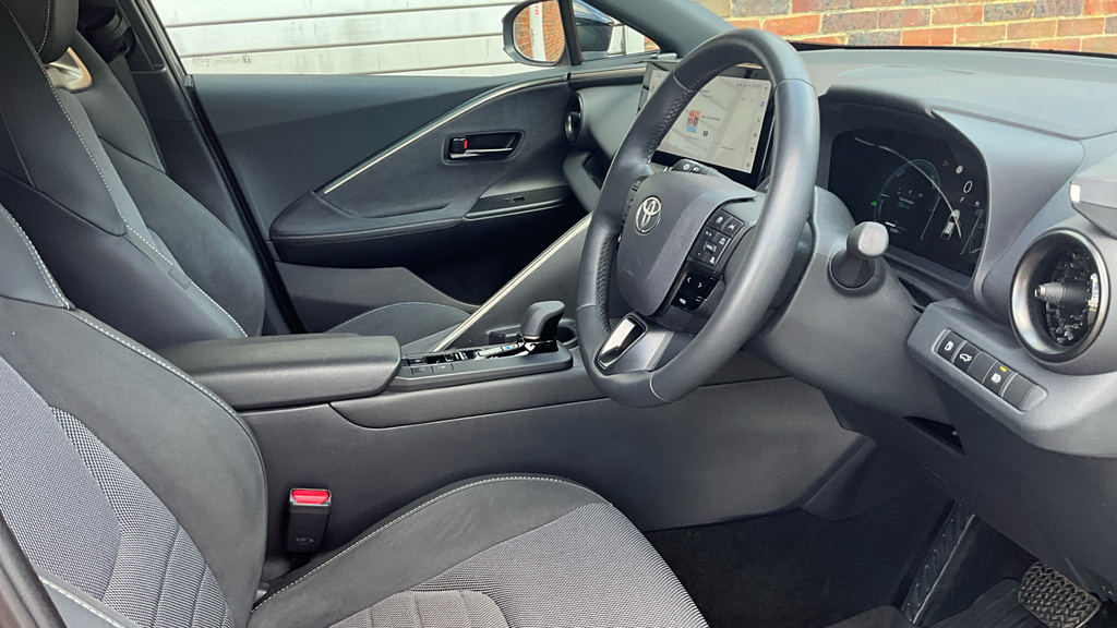 Toyota C-Hr Icon White #12