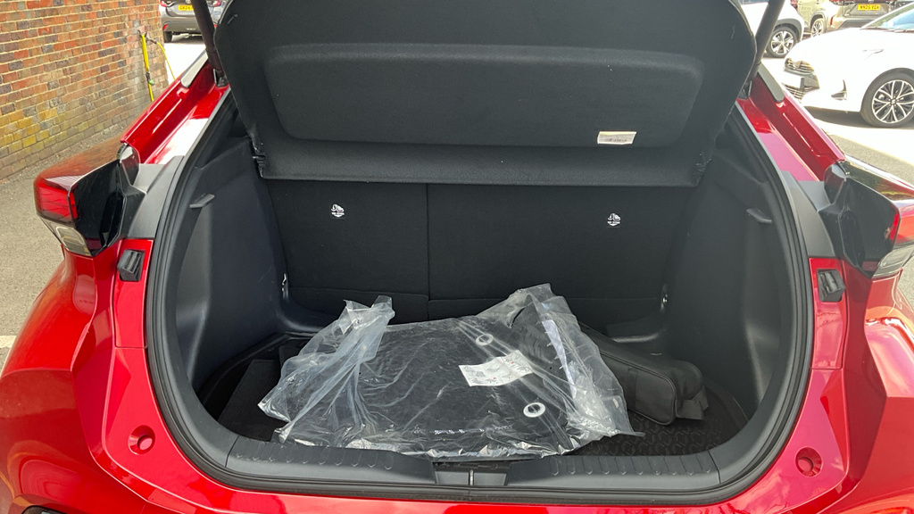 Toyota C-Hr Icon White #13