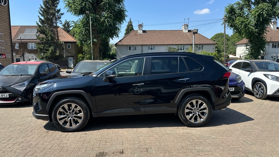 Toyota Rav 4 Excel White #24