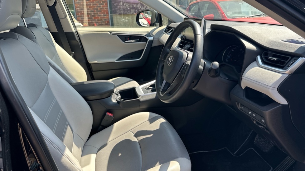 Toyota Rav 4 Excel White #12