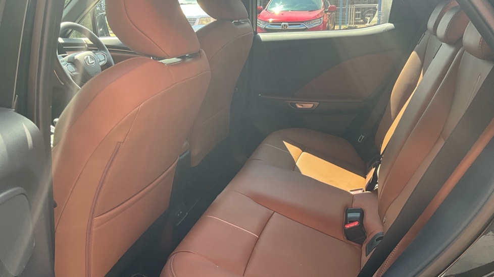 Lexus LBX 1.5 Vvt-ie Premium Yellow #16