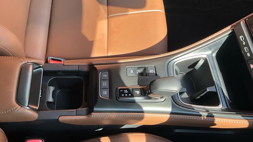 Lexus LBX 1.5 Vvt-ie Premium Yellow #35