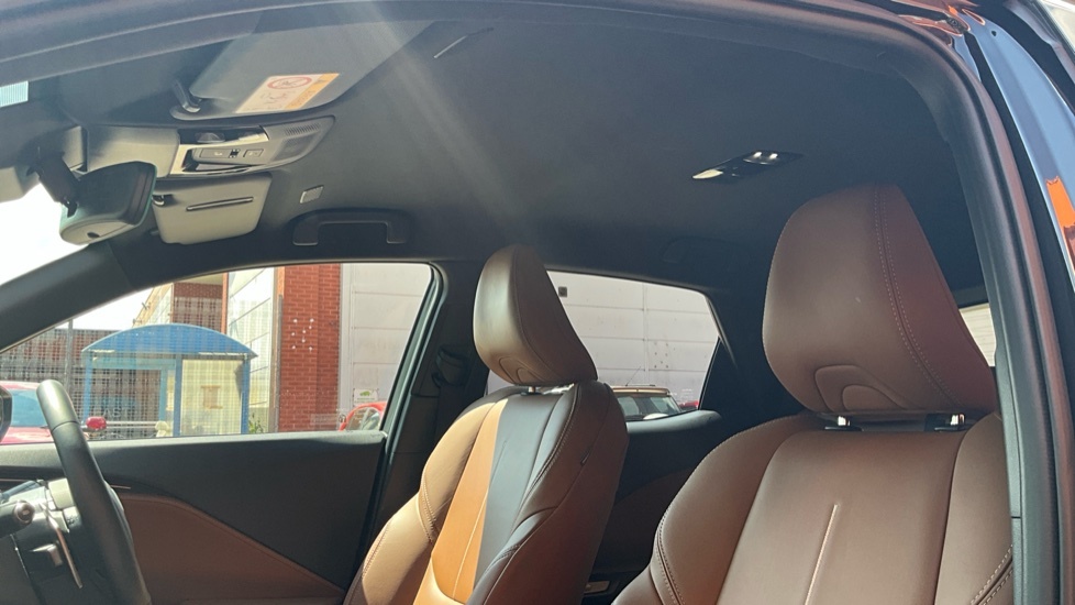 Lexus LBX 1.5 Vvt-ie Premium Yellow #20