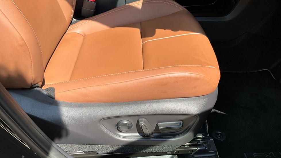 Lexus LBX 1.5 Vvt-ie Premium Yellow #18