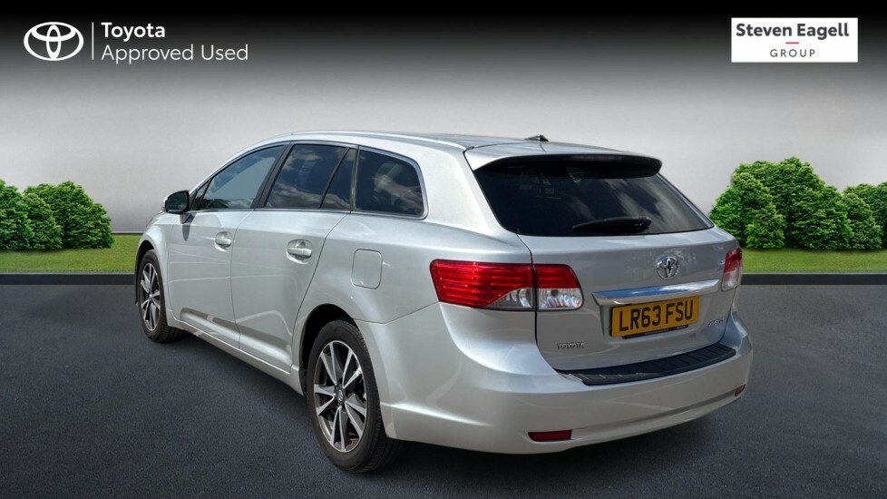 Toyota Avensis 1.8 V-matic Icon Tourer Multidrive S Euro 5 Silver #4