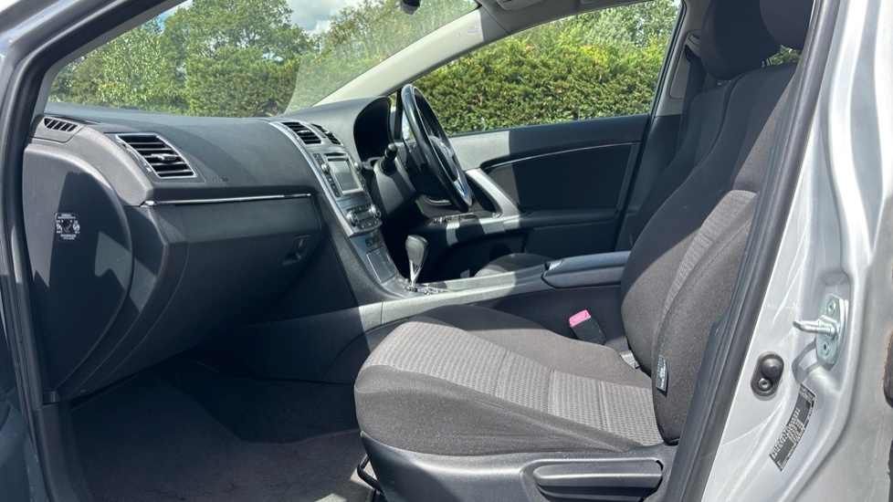 Toyota Avensis 1.8 V-matic Icon Tourer Multidrive S Euro 5 Silver #5
