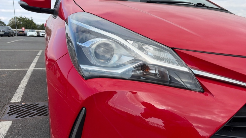 Toyota Yaris Icon Tech Brown #20