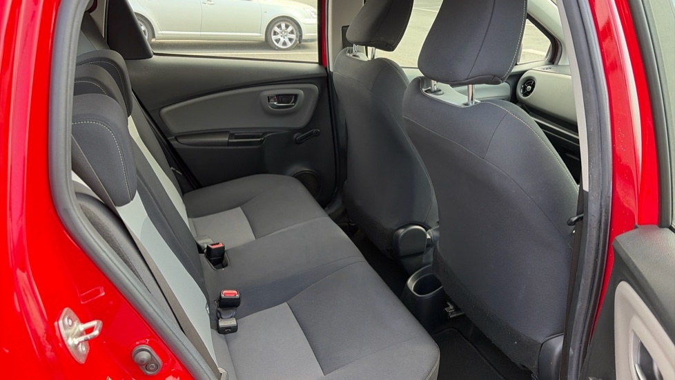 Toyota Yaris Icon Tech Brown #8