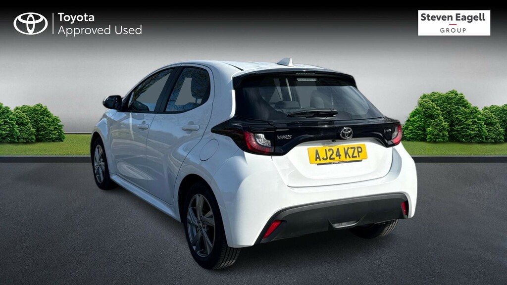 Toyota Yaris 1.5 Vvt-h Icon E-cvt Euro 6 Ss White #4