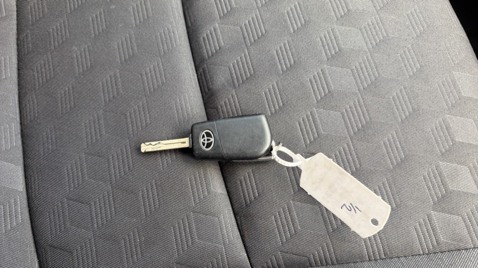 Toyota Yaris Excel #27