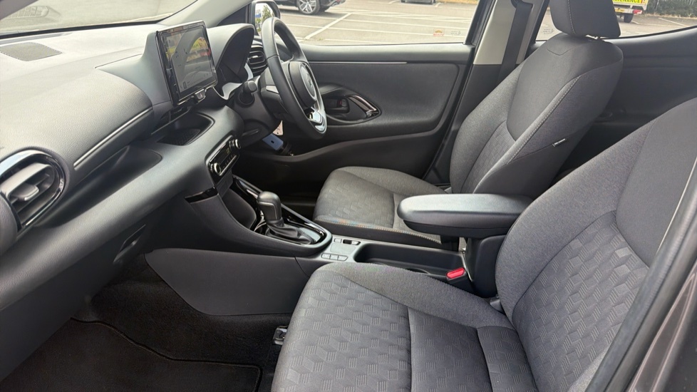 Toyota Yaris 1.5 Vvt-h Design E-cvt Euro 6 Ss Grey #5