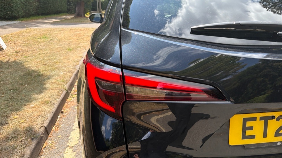 Toyota Corolla Corolla Excel Hev Cvt Red #21