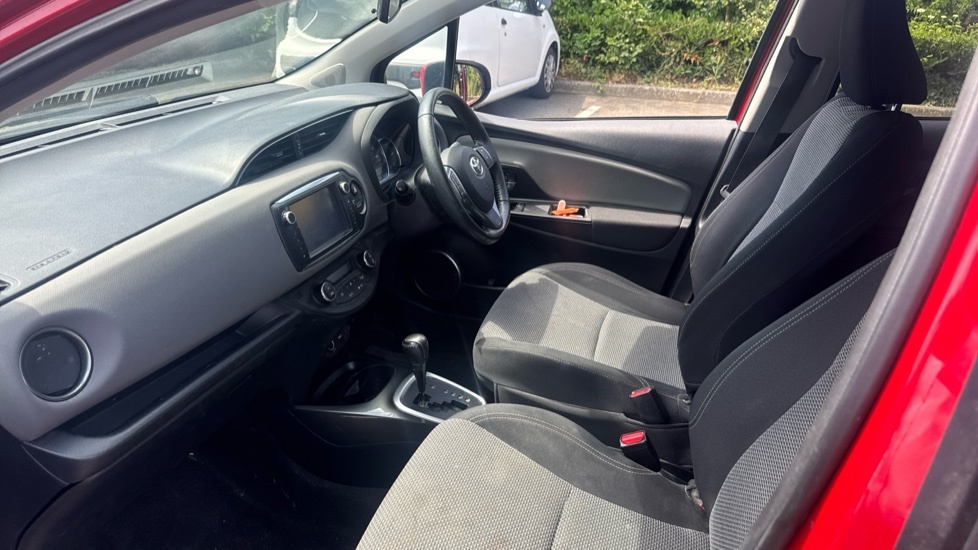 Toyota Yaris 1.5 Vvt-h Icon E-cvt Euro 6 Red #5