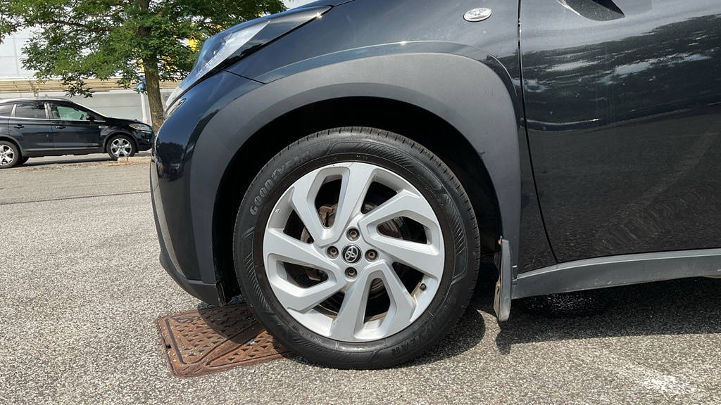 Toyota Aygo X Hatchback Blue #25