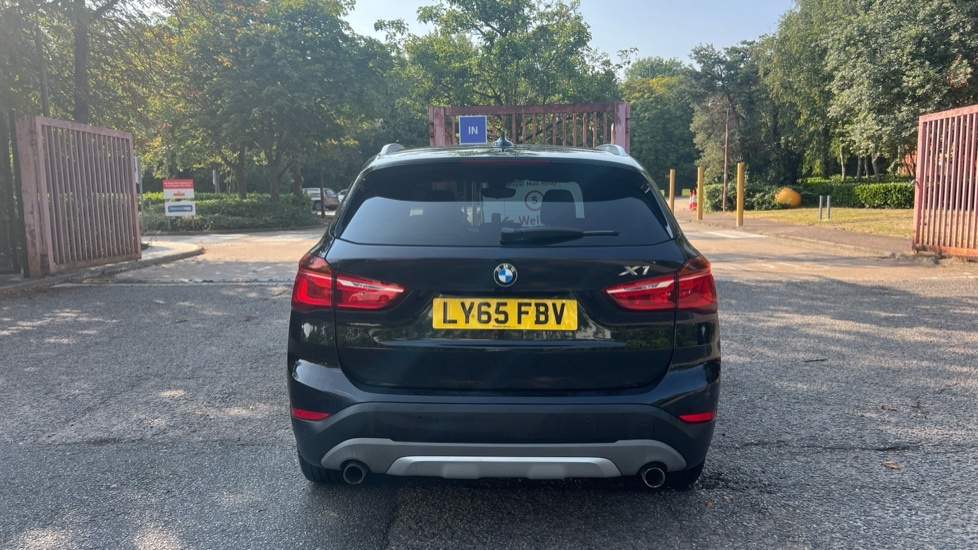BMW X1 Sport White #26