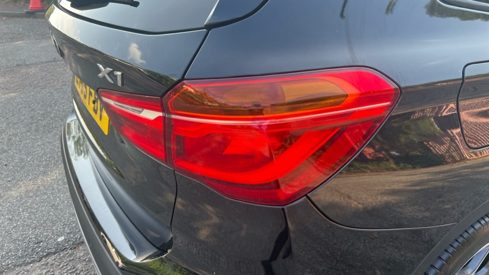 BMW X1 Sport White #21