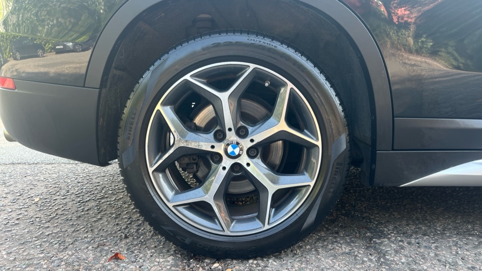 BMW X1 Sport White #25