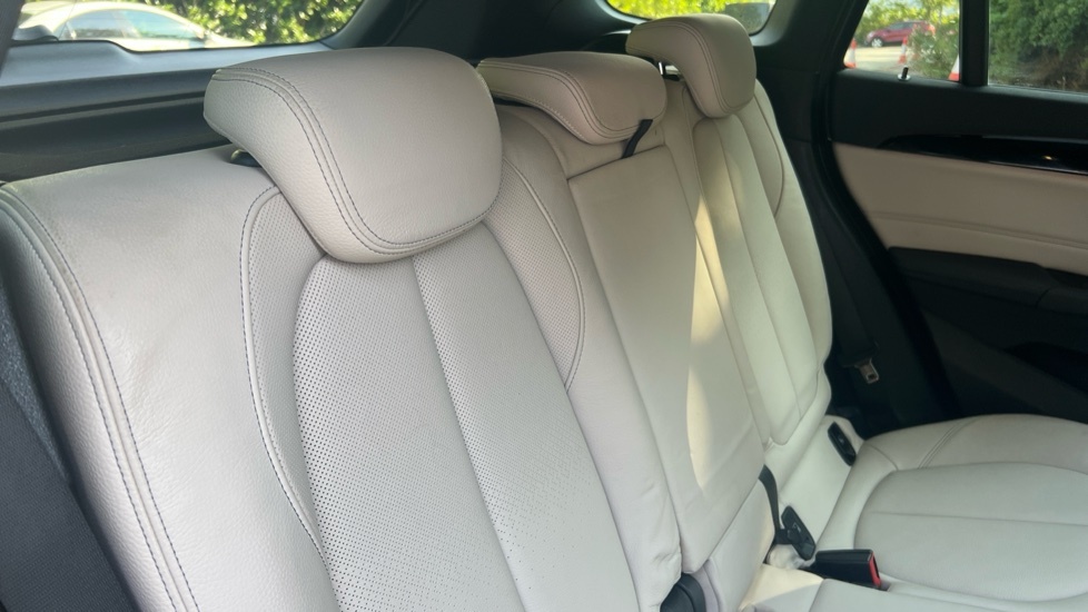 BMW X1 Sport White #18