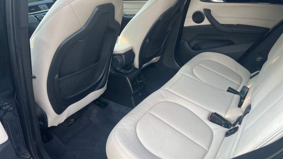 BMW X1 Sport White #15