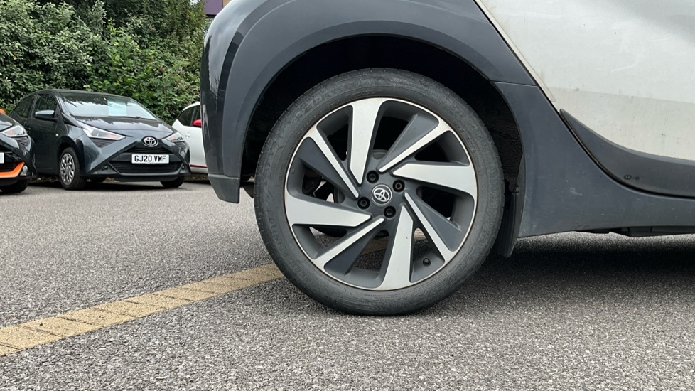 Toyota Aygo X Edge Automatic Green #25