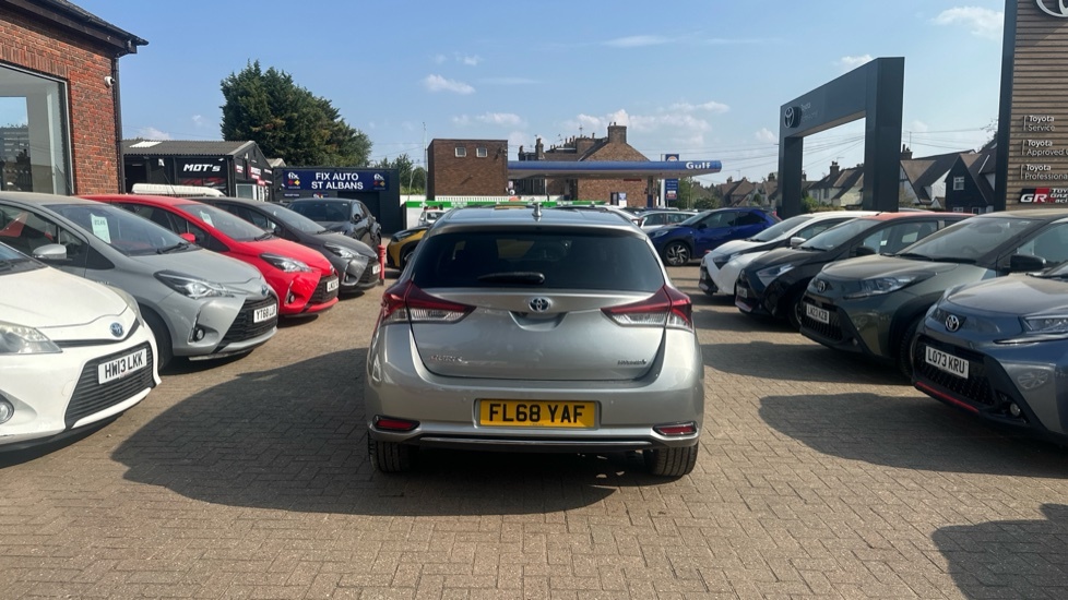 Toyota Auris Red #26