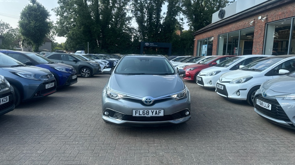 Toyota Auris Red #22