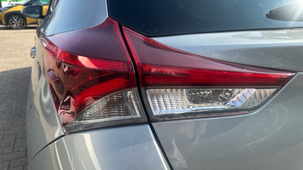 Toyota Auris Red #21