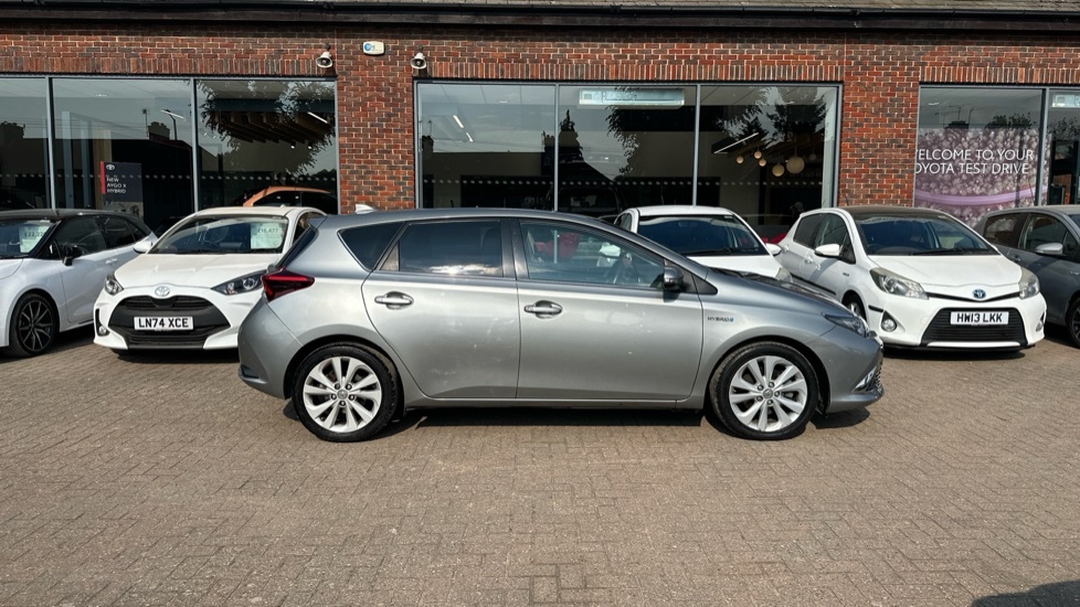 Toyota Auris Red #23
