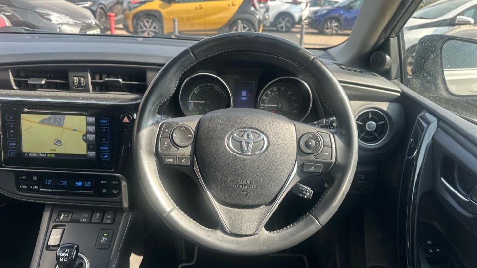 Toyota Auris Red #7