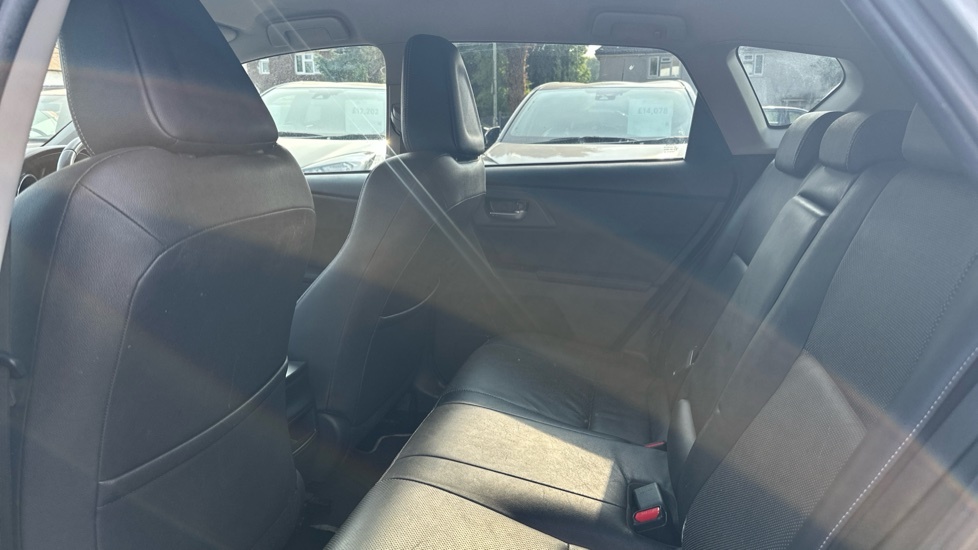 Toyota Auris Red #15