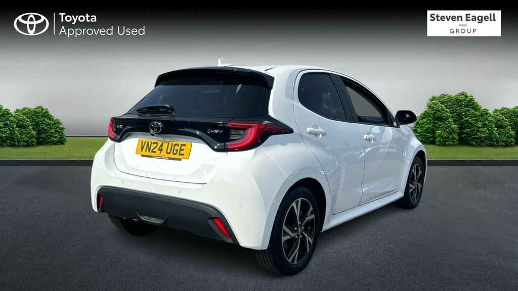 Toyota Yaris 1.5 Vvt-h Design E-cvt Euro 6 Ss White #2