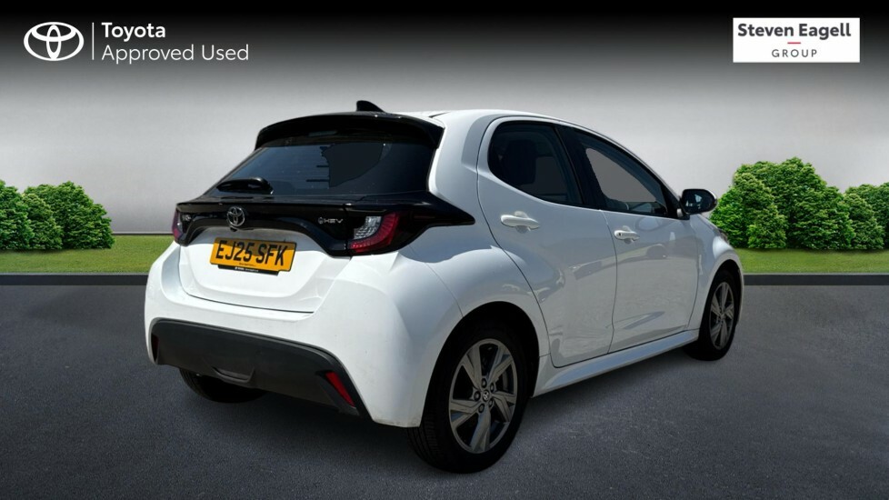 Toyota Yaris 1.5 Vvt-h Icon E-cvt Euro 6 Ss White #2