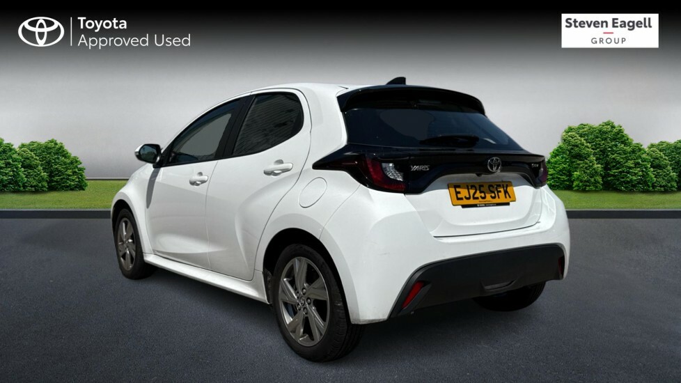Toyota Yaris 1.5 Vvt-h Icon E-cvt Euro 6 Ss White #4