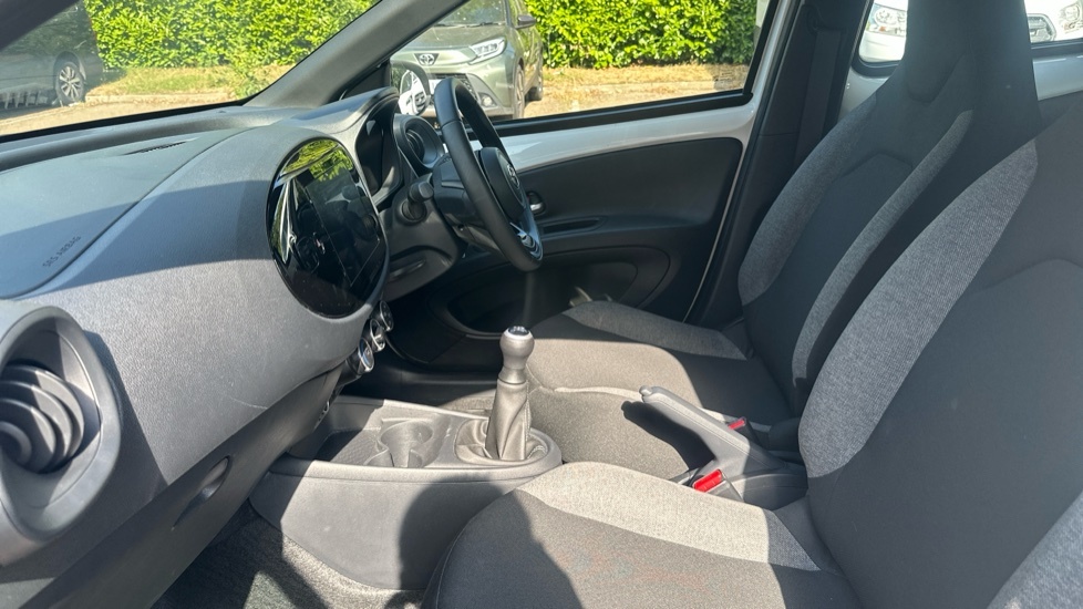 Toyota Aygo X 1.0 Vvt-i Pure Euro 6 Ss White #5