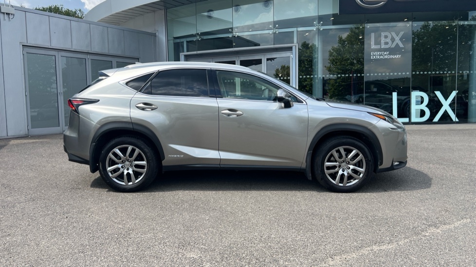 Lexus NX 300H 2.5 Luxury Cvt Nav White #22