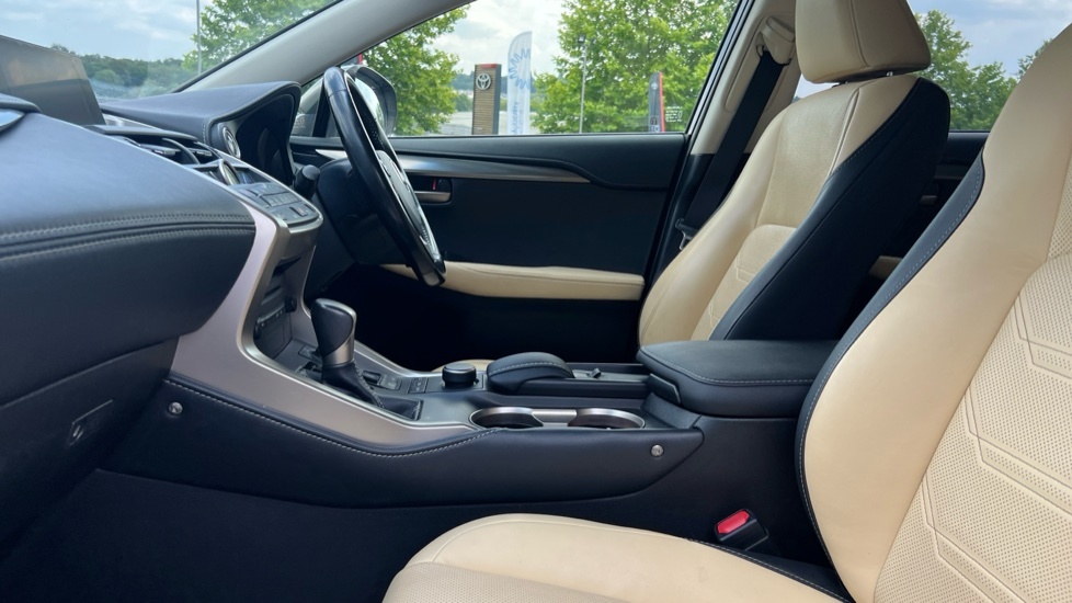 Lexus NX 2.5 300H Luxury E-cvt 4Wd Euro 6 Ss Silver #6