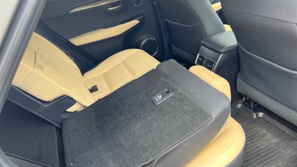 Lexus NX 300H 2.5 Luxury Cvt Nav White #18