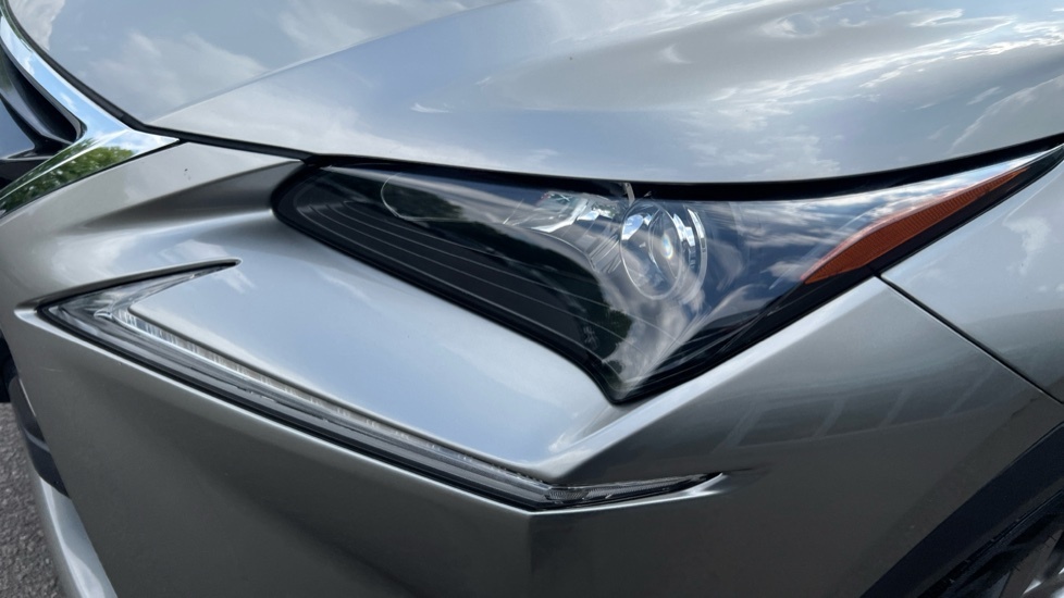 Lexus NX 300H 2.5 Luxury Cvt Nav White #28
