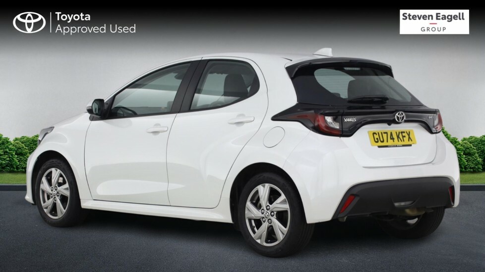 Toyota Yaris 1.5 Vvt-h Icon E-cvt Euro 6 Ss White #4