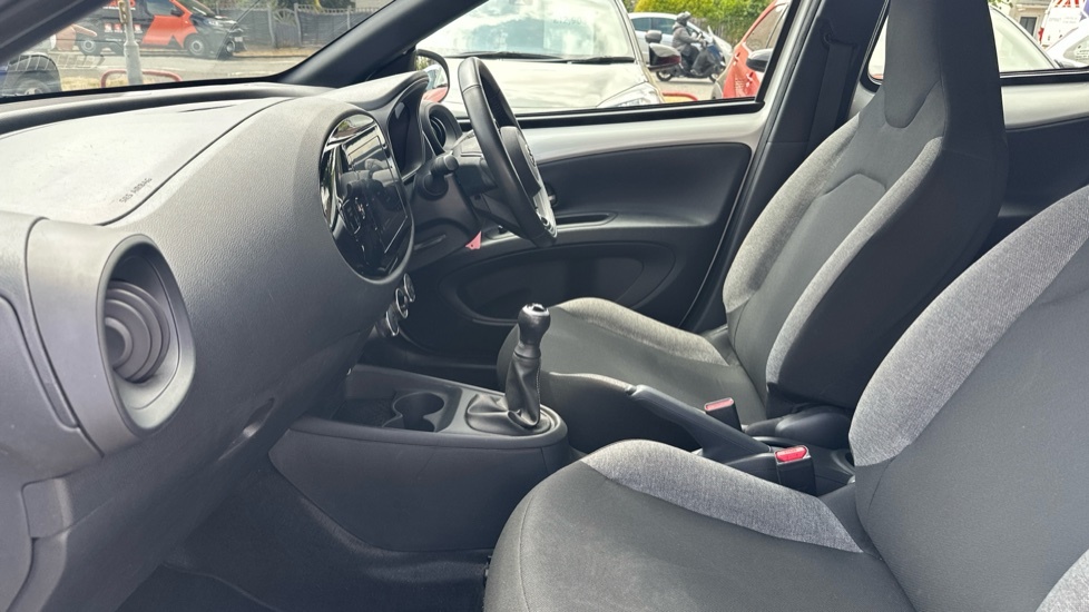 Toyota Aygo X 1.0 Vvt-i Pure Euro 6 Ss White #5