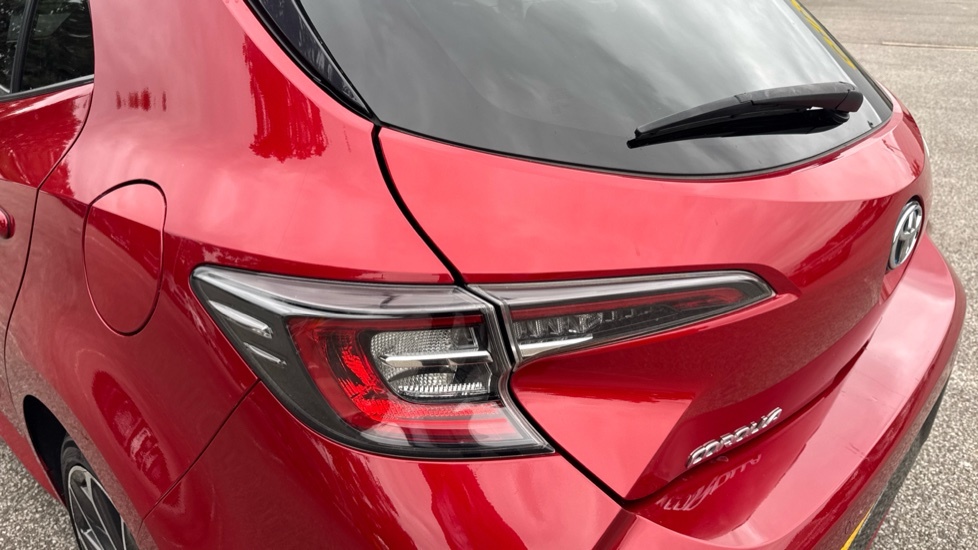 Toyota Corolla 2.0 Vvt-h Excel Hatchback Red #21