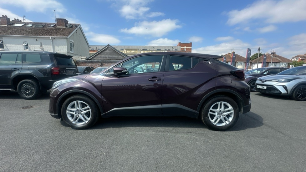 Toyota C-Hr Excel White #24