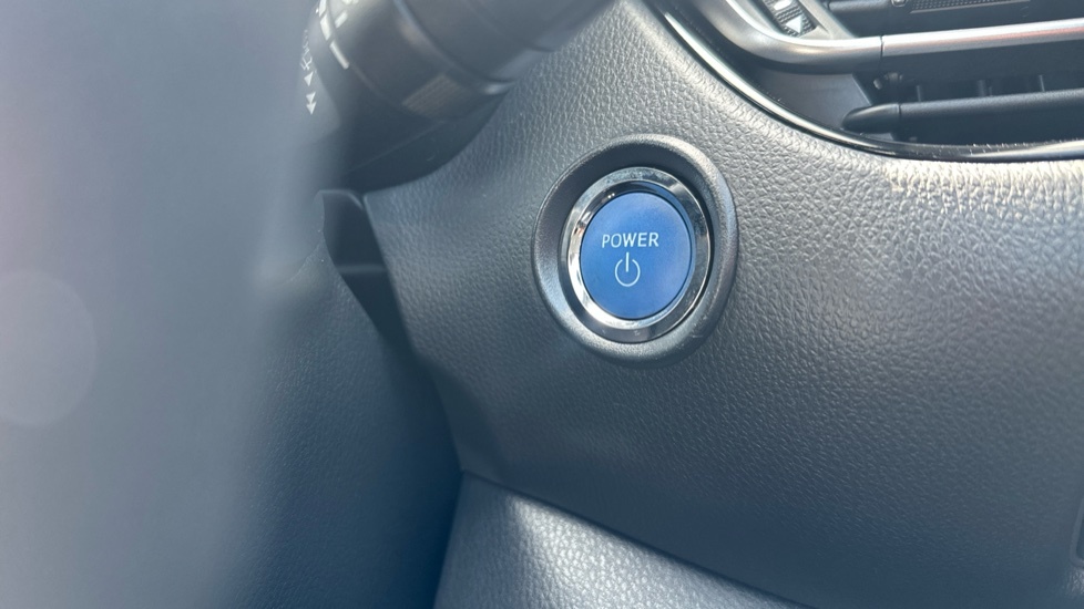 Toyota C-Hr Excel White #16