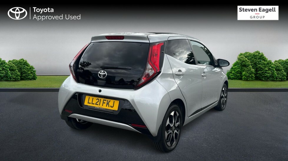 Toyota Aygo 1.0 Vvt-i X-trend X-shift Euro 6 Safety Sense Silver #2