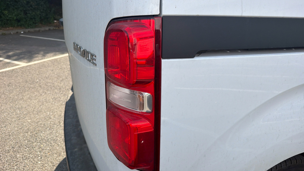 Toyota PROACE 1.5D Icon Medium Panel Van Mwb Euro 6 Ss 6Dr White #20