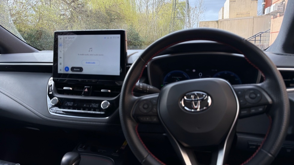 Toyota Corolla Corolla Icon Hev Cvt Red #8